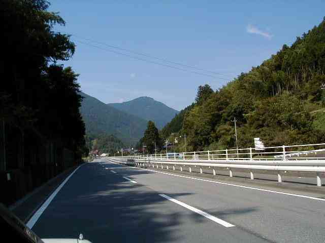 �삩��g���̎R��]��